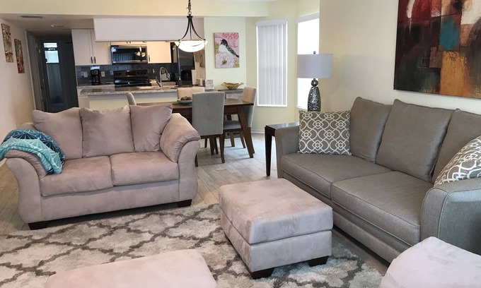 Royal Palm Bay Condominio | Recently Remodeled, Very Comfy Condo Near Disney, Universal and Sea World.