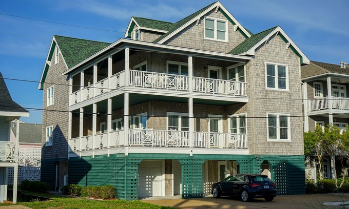 Wrightsville Beach Casa | Recientemente renovado 6 BR House Steps de la playa