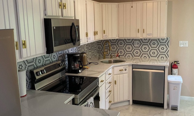 Hardyston Township Casa | Recently Renovated Charming 3-bedroom house in Vernon Township with WiFi