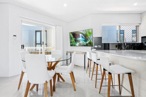 Broadbeach Apartamento | Recently Renovated & Exclusively Furnished BEACH