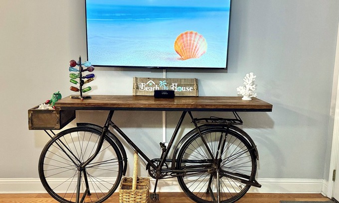 Biloxi Condominio | Recently Updated Trendy Biloxi Beach Condo