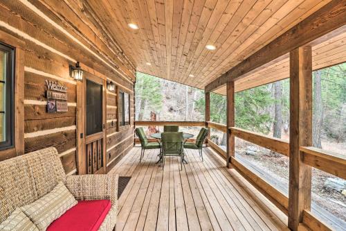 Columbia Falls Casa | Reconnect with Nature at Timber Creek Cabin!