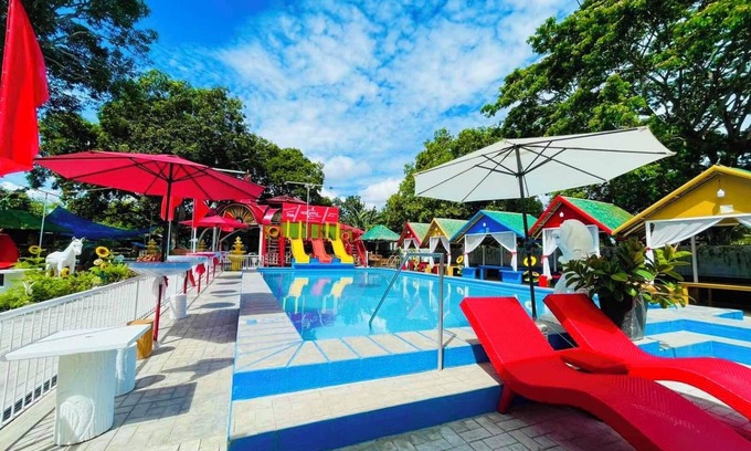 San Juan Complejo | Red Apple Hotel and Resort Batangas