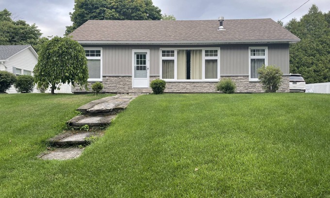 Red Bay Cabaña | Red Bay Bruce Peninsula - the perfect Lake Huron getaway & all season retreat!