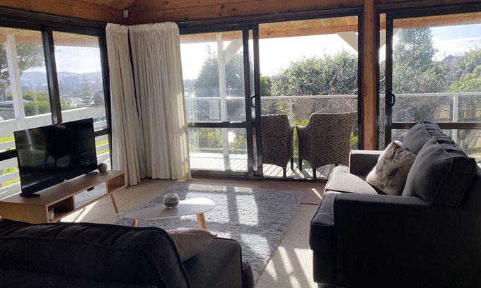 Red Beach Casa | Red Beach seaviews, close to beach. Pet friendly.