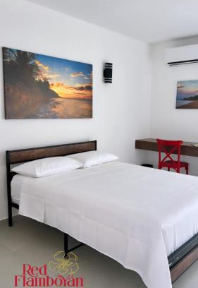 Puntas Casa | Red Flamboyan Guesthouse and Restaurant