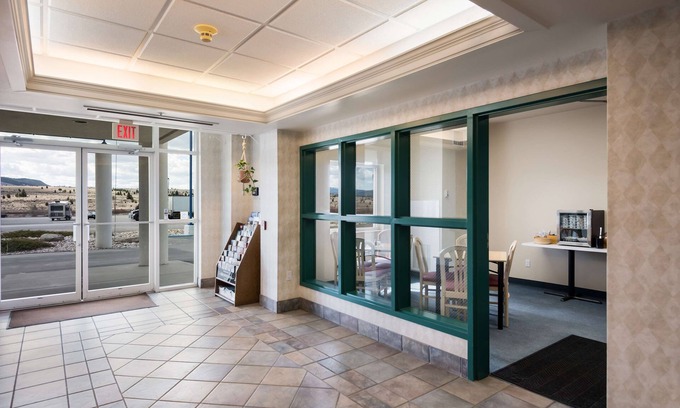 Butte Hotel | Red Lion Inn & Suites Butte