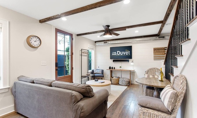 Cannonborough Elliotborough Apartamento | Red Robin - C | Private Yard | Blocks to King!