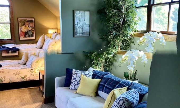 Conception Casa | Red Rock Loft - Pet Friendly Hunter's Dream