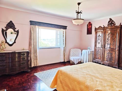 Queijas Casa | Red Rose
