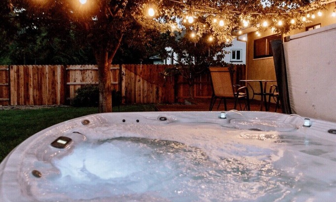 Redding Casa | Redding's Cozy Retreat With Hot Tub - Minutes from downtown Redding and Bethel church.