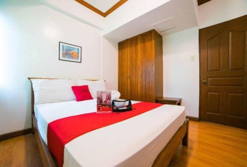 Moonwalk Hotel | RedDoorz at Moonwalk Paranaque