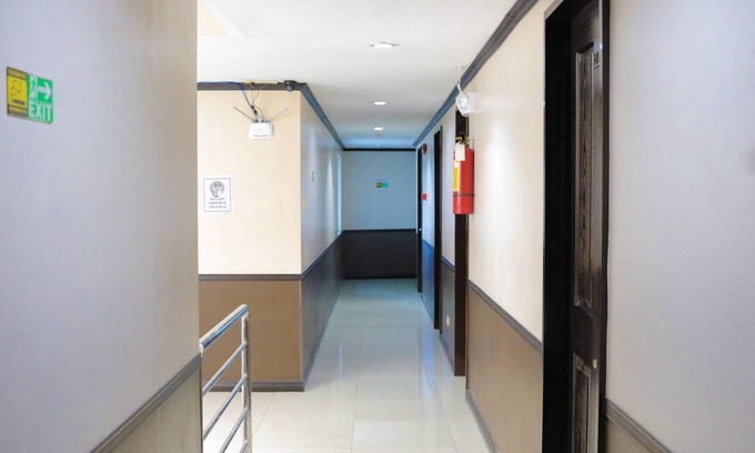 Downtown Cebu Hotel | RedDoorz @ Bonifacio St Cebu