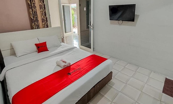 Sidomulyo Hotel | RedDoorz near Alun Alun Batu 2