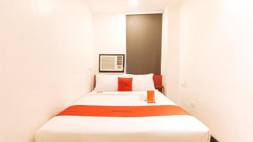 San Dionisio Hotel | RedDoorz Plus at MM Hotel Las Pinas former RedDoorz Plus Near Bamboo Organ