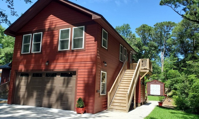 Southern Shores Apartamento | Redhouse - Private 2 Bedroom Apartment near beach