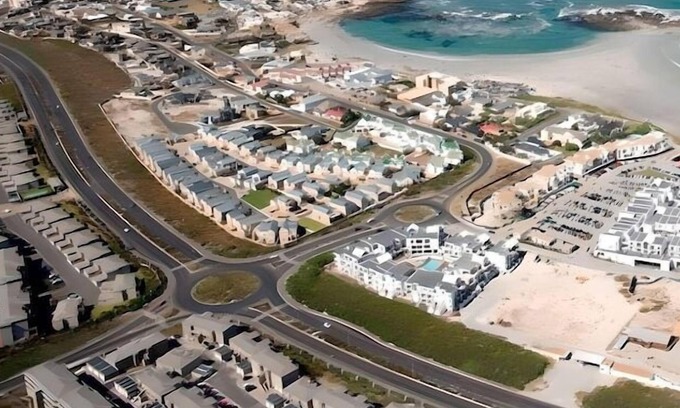 Big Bay Apartamento | ⭐Reduced rates, professional cleaning, self checkin, restaurants and shops below