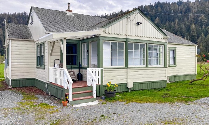 Orick Casa | Redwood Farmhouse in the Orick Valley