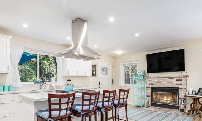 Ben Lomond Casa | Redwood Home - view of the river!