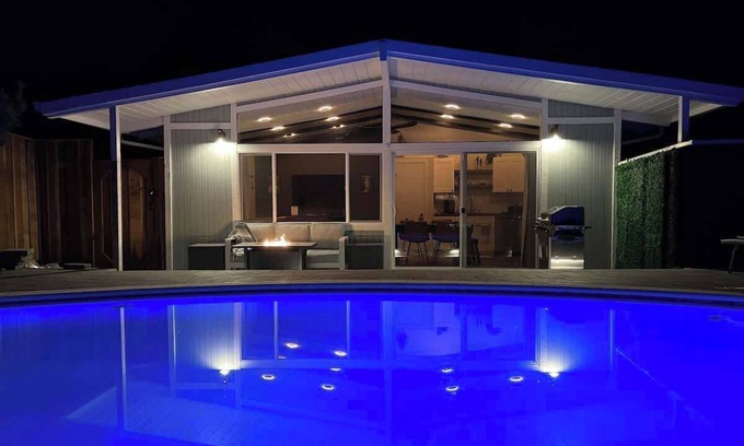 Felton Casa | Redwood Tree-O - Pool Hot Tub PS5