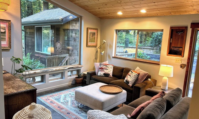 Trinidad Casa | Redwoods and Waves Retreat, Hot Tub & Sauna, Pet Friendly