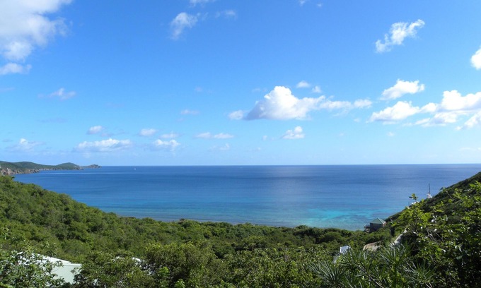 Fish Bay Cabaña | Reef Bay Cottage - Amplias vistas del agua
