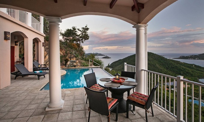 Seagrape Hill Casa | Reef Madness Villa | Escondite privado de la isla