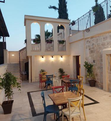 Old City Cama Y Desayuno | Reeja art gallery