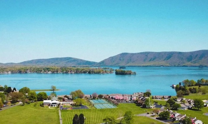 Smith Mountain Lake Condominio | Reel Good Times - SML Lake