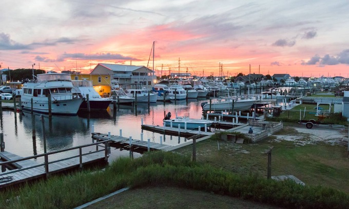 Atlantic Beach Condominio | Reel Paradise is a waterfront Condo with a deep water boat slip
