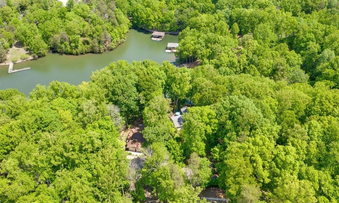High Point Casa | 20% OFF ALL OPEN DATES IN 2024!! KAYAKS, PET FRIENDLY