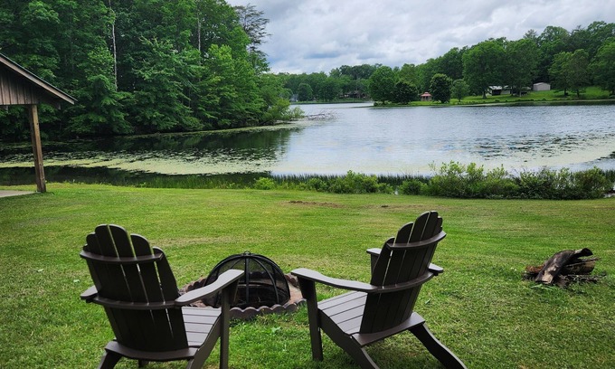 Coalmont Cabina | Reel Simple LAKEFRONT Cabin Close to Hiking Trails, The Caverns and OHV Park!