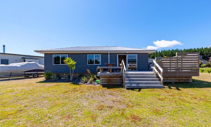 Motuoapa Casa | Reelax Inn - Motuoapa Holiday Home