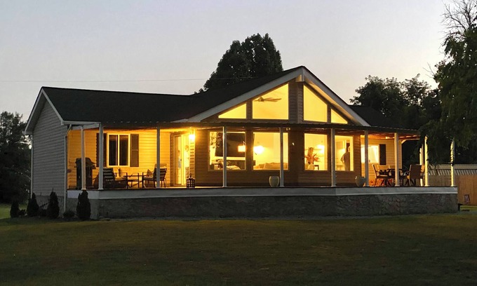 Elizabethton Casa | REELaxed on Watauga River