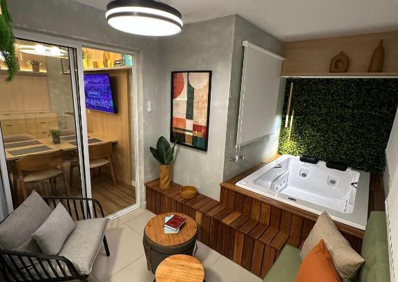 Sorocaba Apartamento | Refúgio romântico com Jacuzzi só sua! Espumante de cortesia!