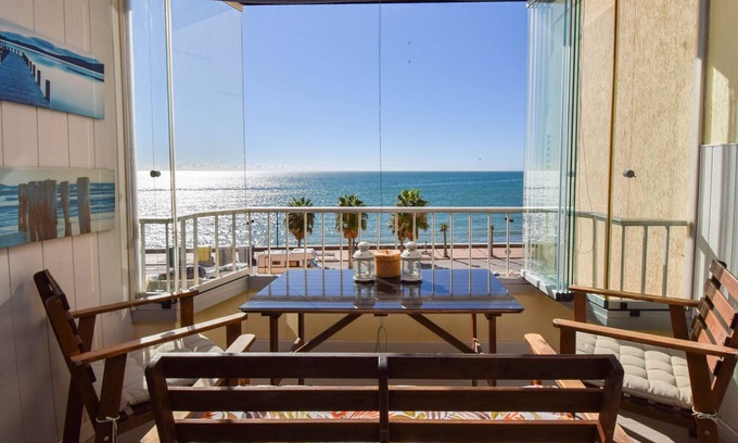 Torreblanca Apartamento | Ref: 322 Piso moderno de 3 dormitorios frente al mar con vistas impresionantes