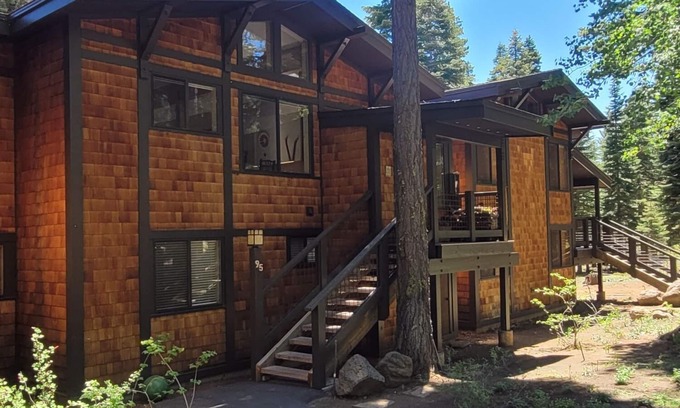 Tahoe City Condominio | Refinded Stay Rocky Ridge #95