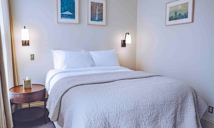 Milford Casa | Refined Retreat near Delaware Water Gap - Foodies & Outdoor Enthusiasts