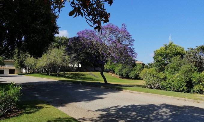 Sotogrande Condominio | CASAS REFORMADA Y MUY BIEN AMUEBLADA, LINDANDO CON EL CLUB DE GOLF DE VALDERRAMA