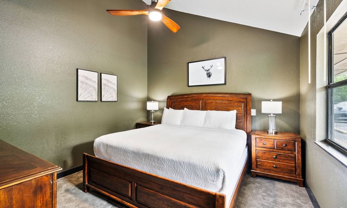 Townsend Hotel | Refreshed Cades Cove Luxury Suite Kitchenette