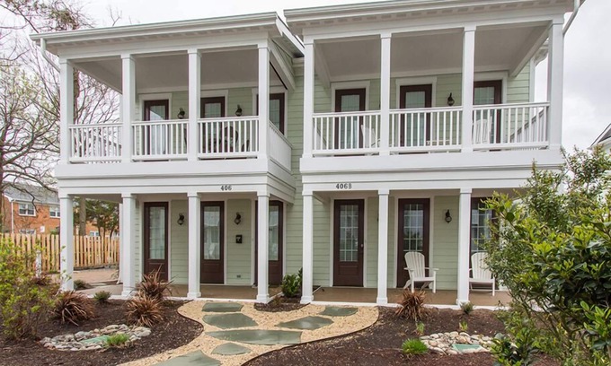 Northeast Virginia Beach Casa | Hermosa y espaciosa casa adosada cerca del mar (406B)