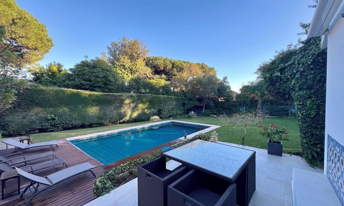 Cascais Villa | Refuge ® Holiday Homes Villa Loureiro