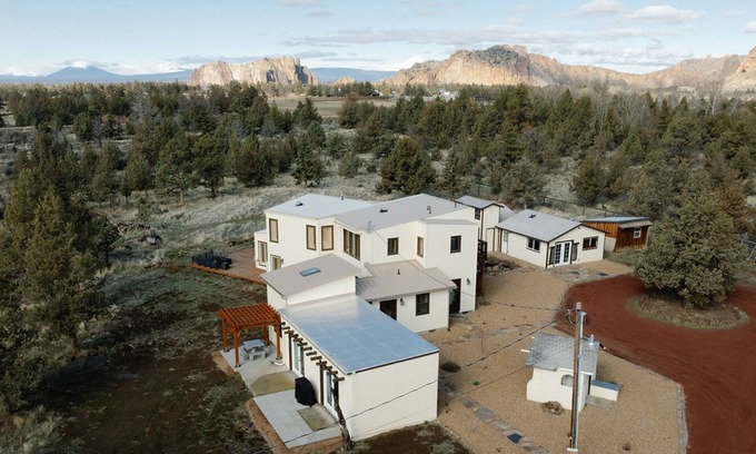 Terrebonne Apartamento | Refugio De Smith: Whimsical Couples Getaway at Smith Rock State Park