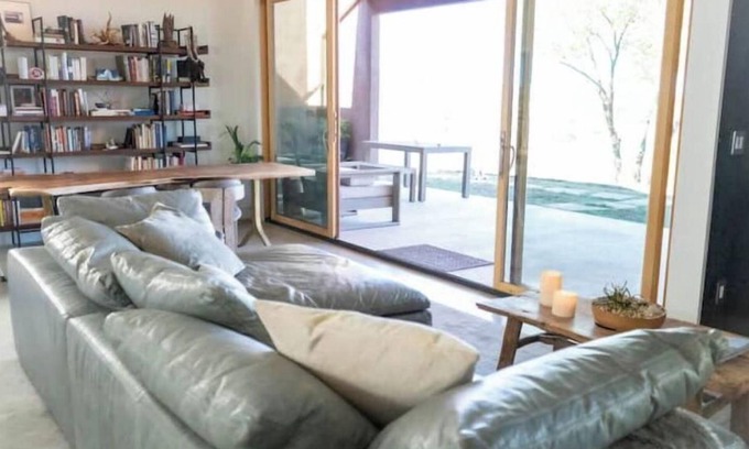 Chupadero Casa | Refugio del Volcán modern retreat astonishing view