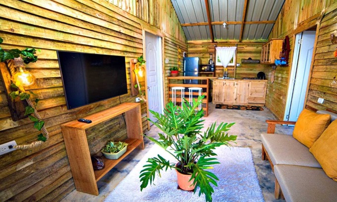 La Colorada Casa | Refugio Natural con Jacuzzi y Vistas Únicas en Vista al Valle, Maimón Relájate