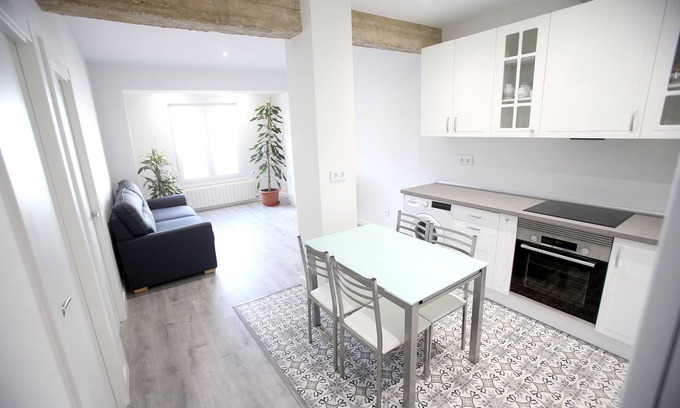 Logrono City Centre Apartamento | APARTAMENTO CENTRICO REFORMADO, GARAJE Y WIFI.