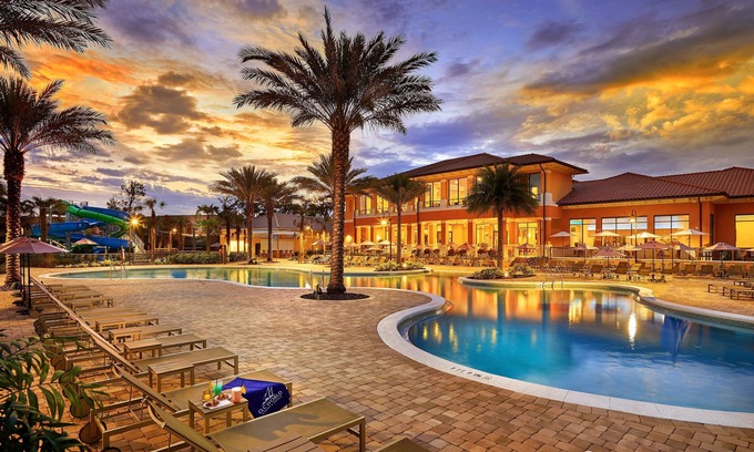 Kissimmee Complejo | Regal Oaks Resort Vacation Townhomes by IDILIQ