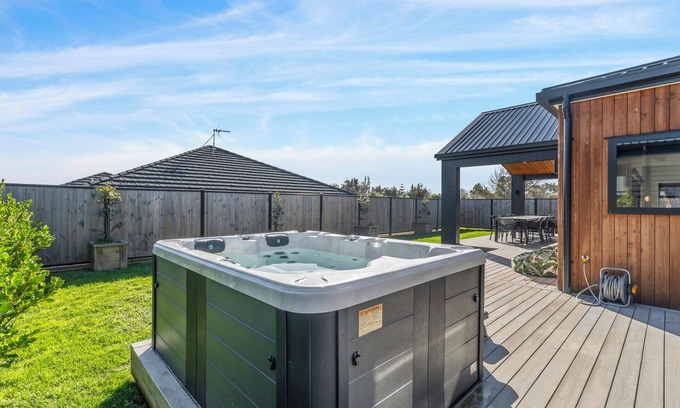 Martinborough Casa | Regent Sanctuary - Martinborough Holiday Home