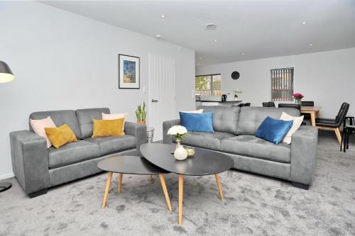 Riccarton Casa | Regents 94A - Christchurch Holiday Homes