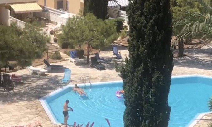 Moutallos Apartamento | Regina Gardens 1, Venus Beach -6 min, Sunset Sea View, Gated Complex